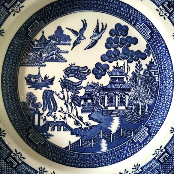 Churchill England Willow Dinner Plate, Blue Willow, Grandmillennial Chinoiserie - Picture 3 of 3